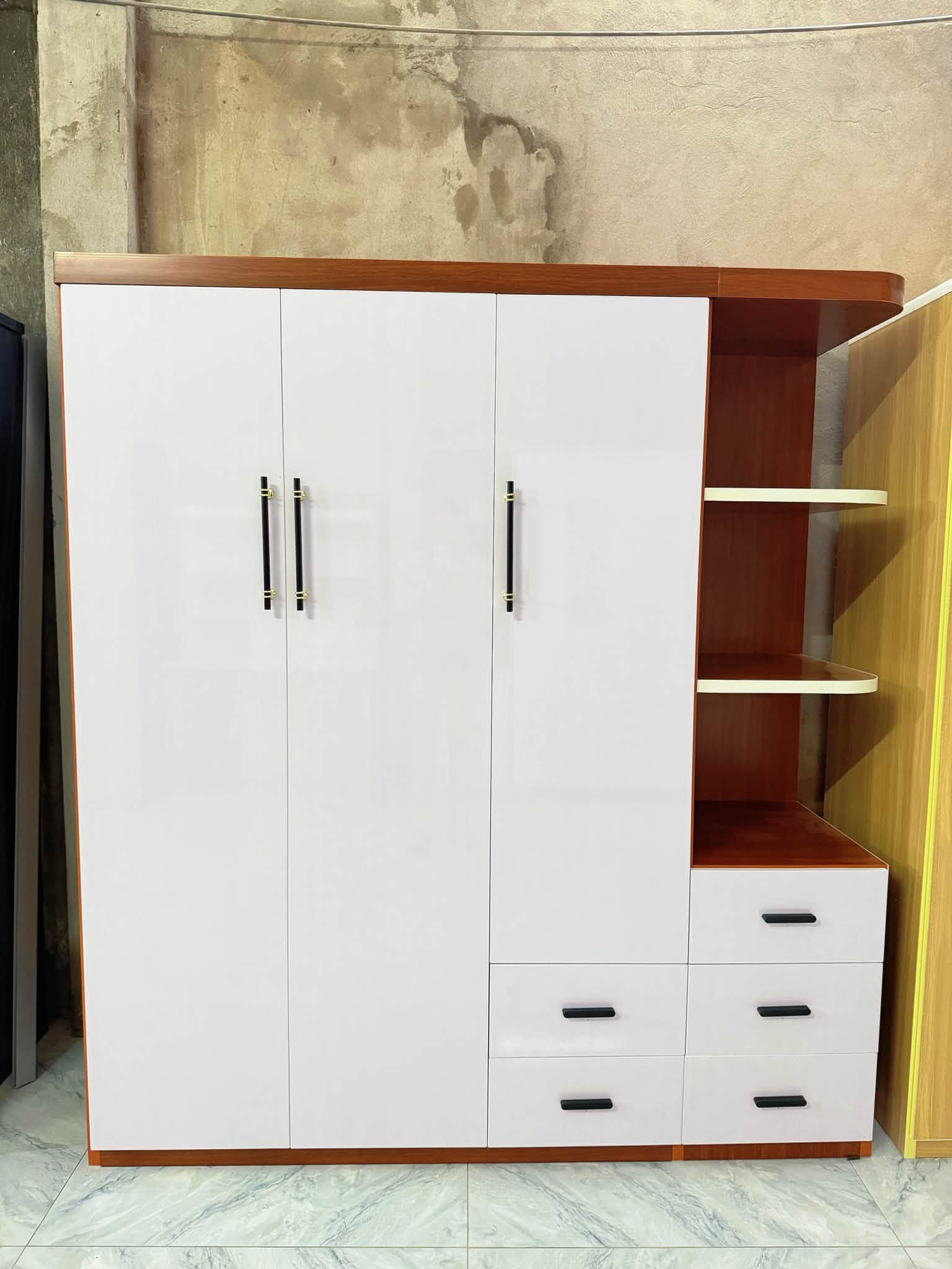 Ảnh chi tiết sản phẩm: Tủ Quần Áo Nhựa Ecoplast 3 Cánh Kèm Kệ Trang Trí Đức Anh
